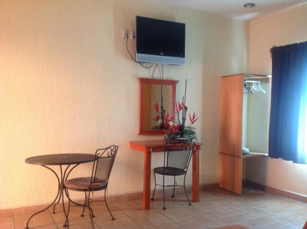 Hotel Genoves San Juan de los Lagos Quarto foto
