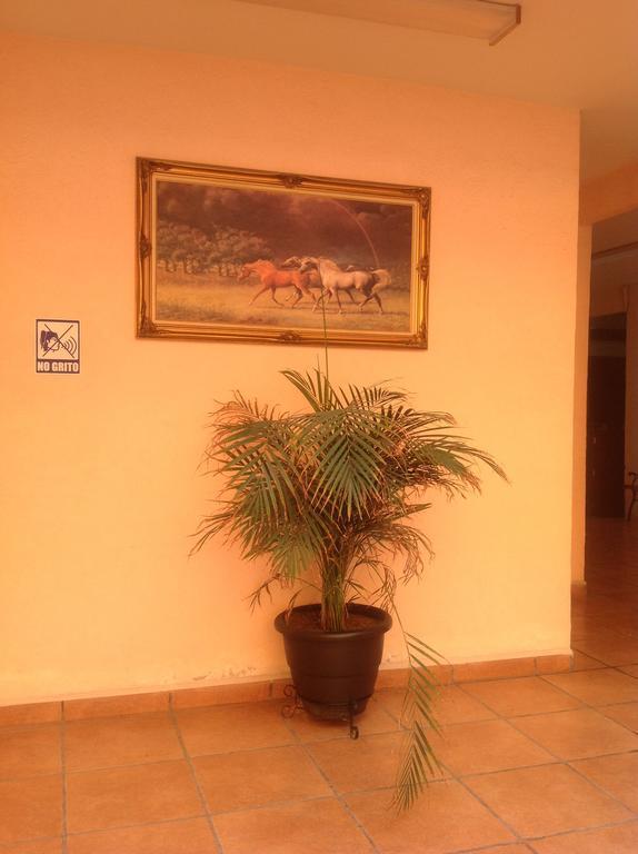 Hotel Genoves San Juan de los Lagos Quarto foto